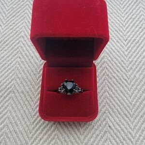 Goth Chic Black Heart Ring with Silver Accents. Women's Size 8